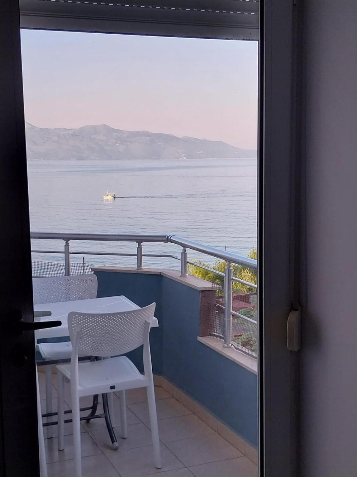 Susy Sea View Apartment Sarandë Exterior foto